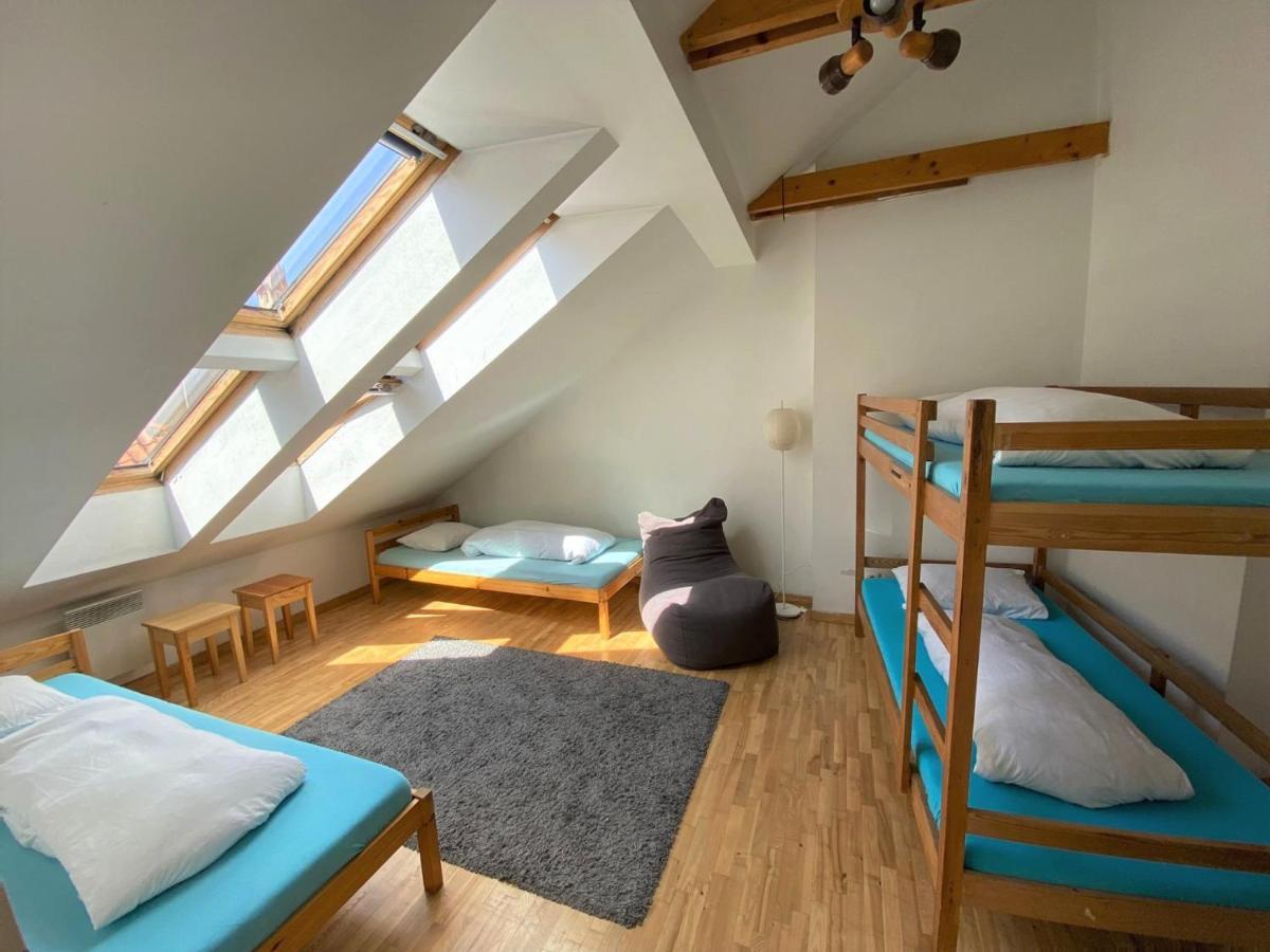 Single Bed 4-Bed Dormitory Room