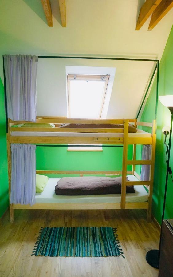 Zweibettzimmer mit Gemeinschaftsbad